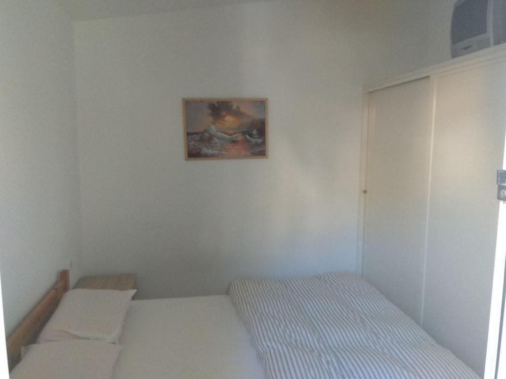 Roula'S Rooms Aegina ภายนอก รูปภาพ